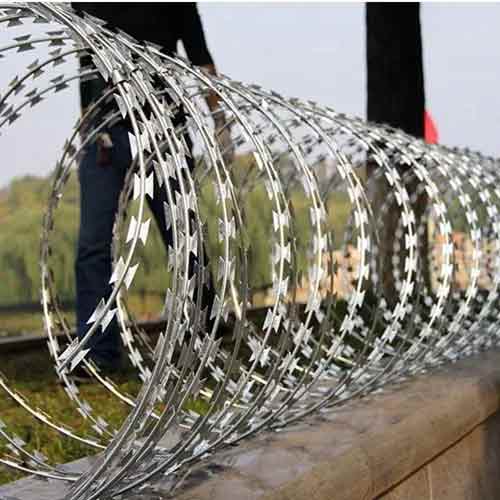 Hot Dipped Galvanized Concetrtina Razor Barbed Wire