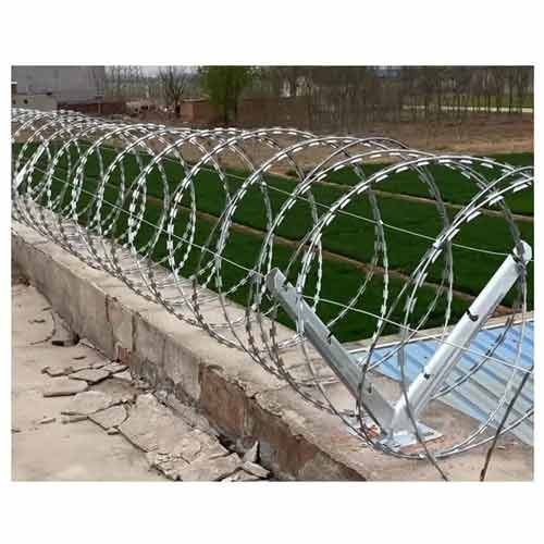 Barbed Blade Wire Security Fencing /China Razor Wire